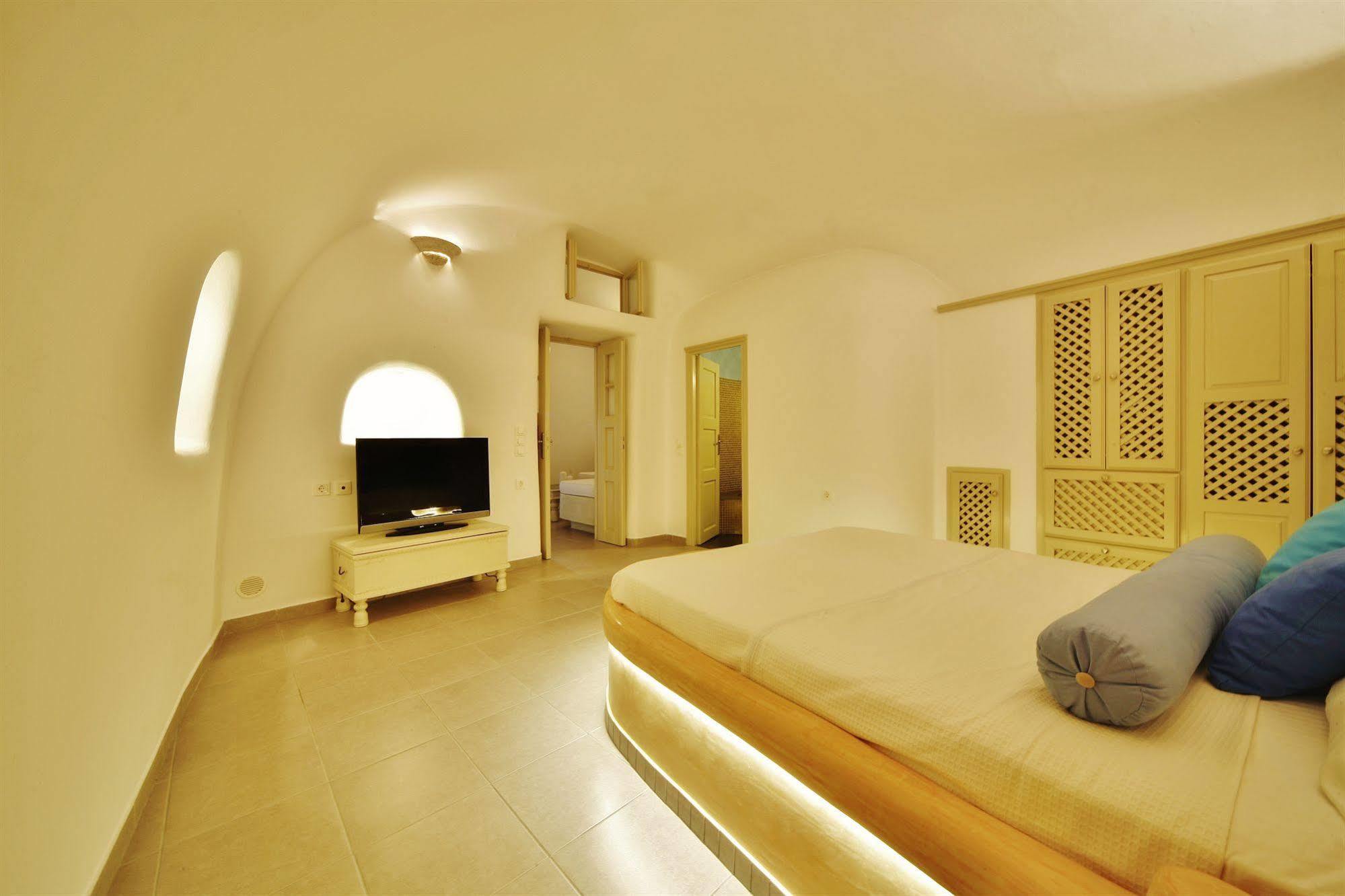 Chroma Suites Oia  Exterior photo