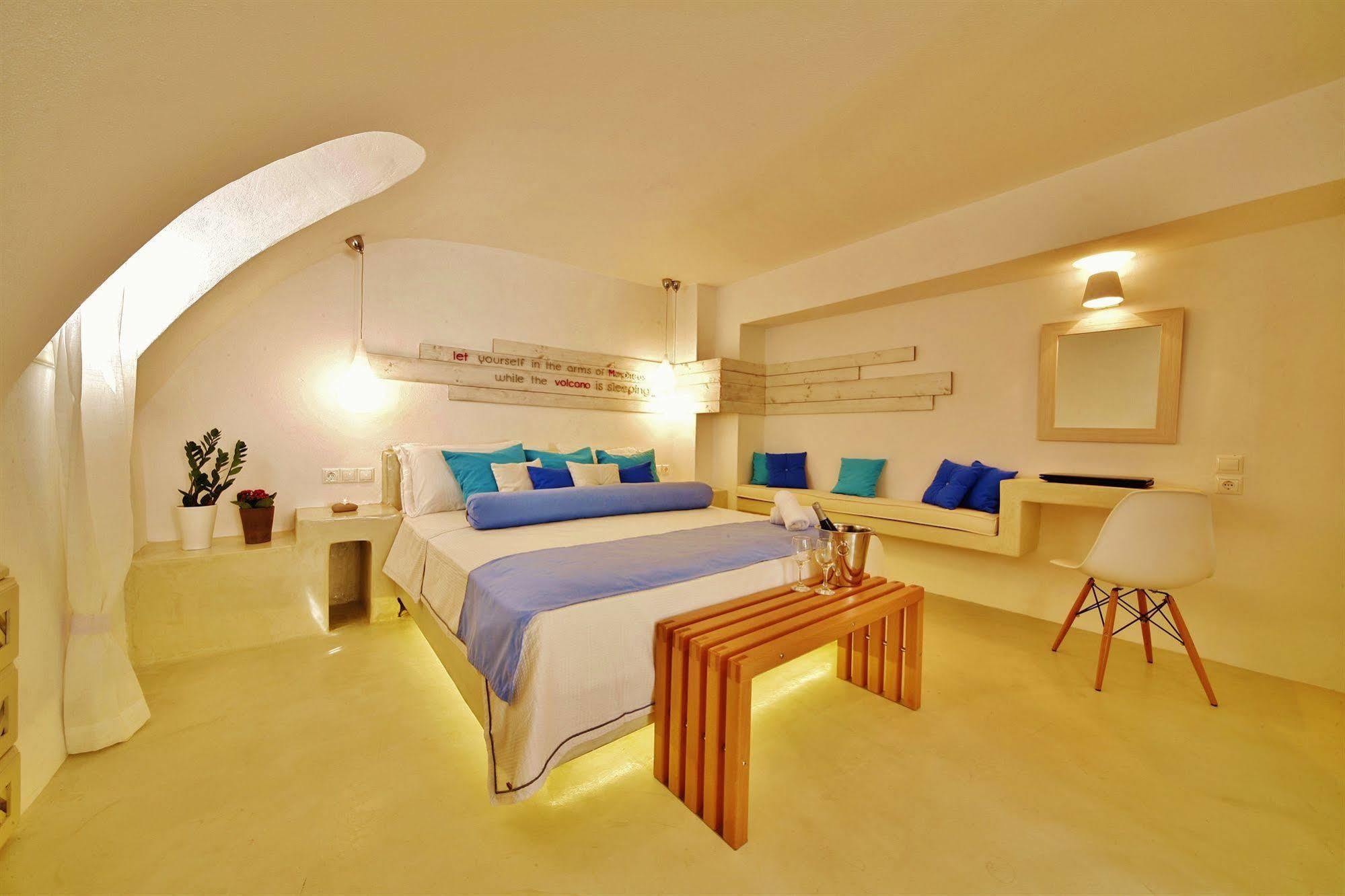 Chroma Suites Oia  Exterior photo